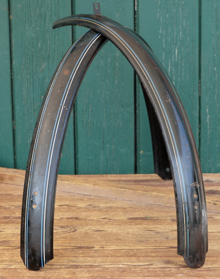 Schutzbleche Satz, 26 Zoll, Herrenausführung für Tourenrad, 30er-50er J., schwarz, Linien blau/weiß, gebr. 