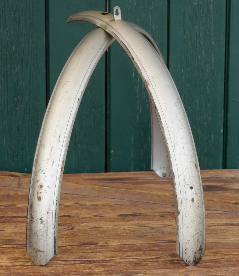 Schutzbleche Satz, 650B, Herrenausführung für Tourenrad, 30er-50er J., silber-metallic, Linien blau, gebr. 