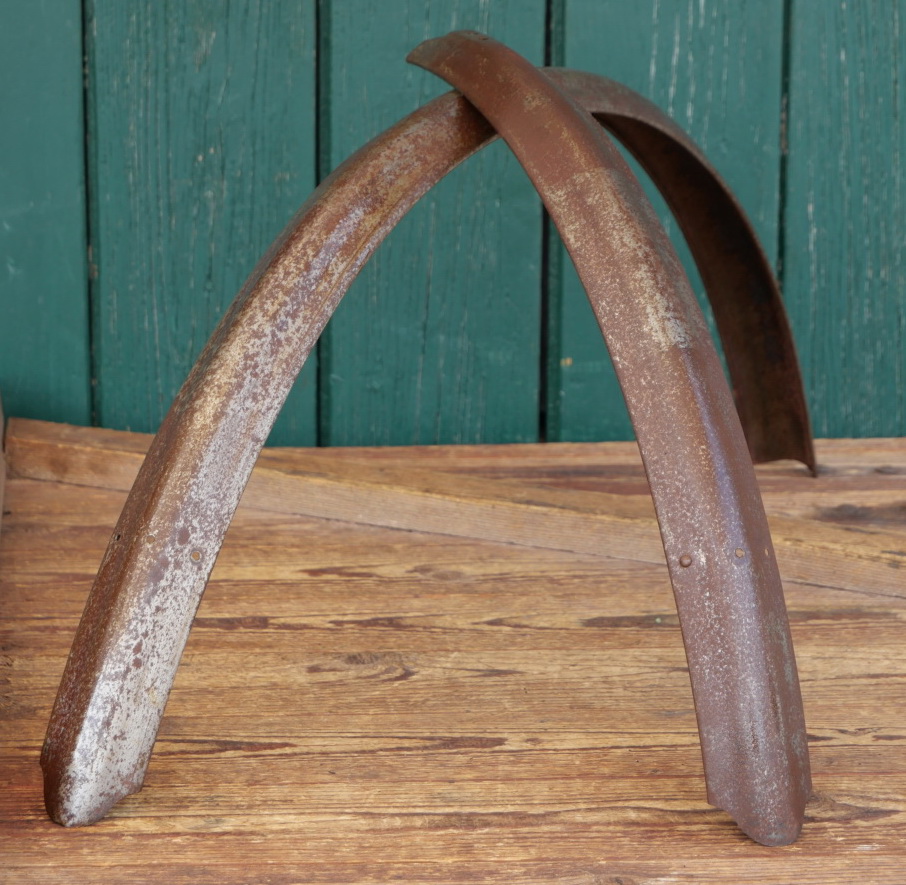 Schutzbleche Satz, 28 Zoll, Herrenausführung für Tourenrad, Form wie bei ADLER, 10er/20er J., ohne Lack, NOS 