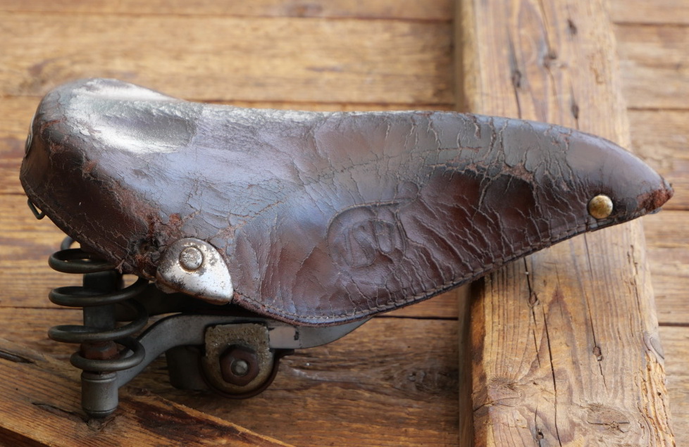 Sattel NSU, Herren, 50er/60er Jahre, Leder braun, Gestell verzinkt, nur Ausstellungsstück, gebr. 