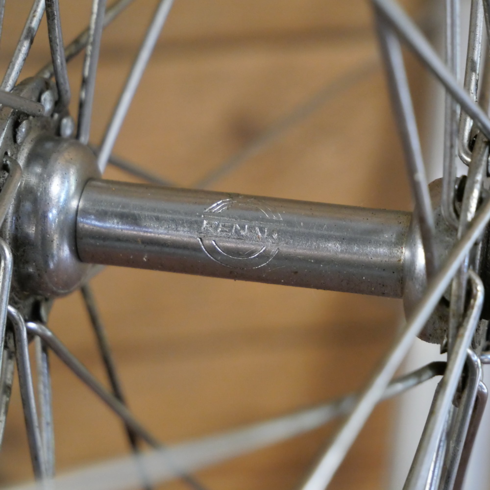 Vorderrad mit Alu-Felge, 26 Zoll (559), DDR 1976, Breite ca. 28 mm, Nabe RENAK verchromt, gebr. 