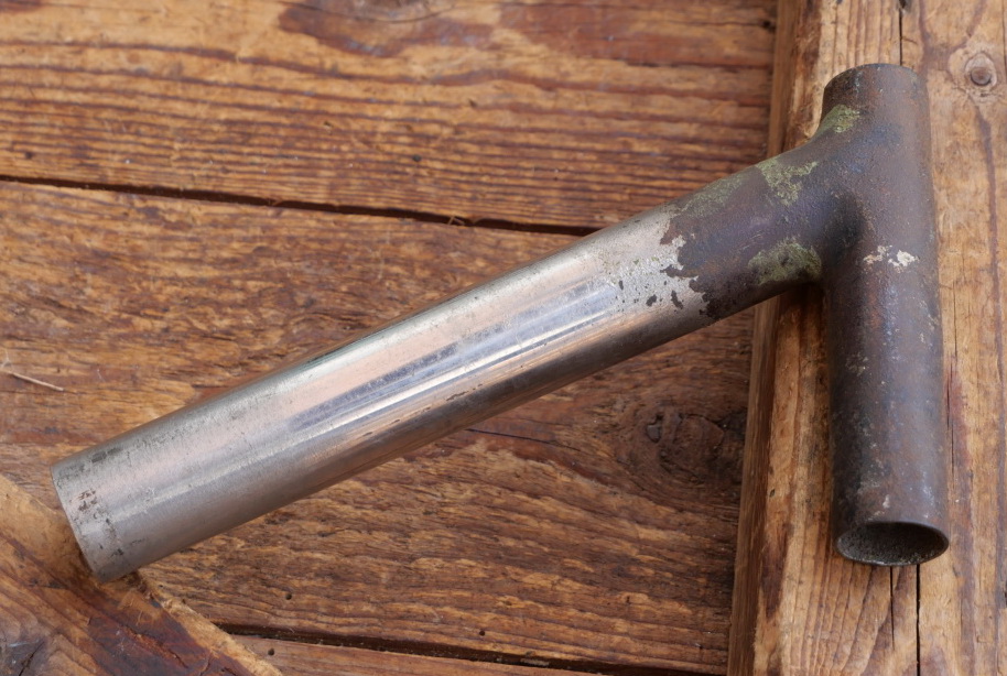 Winkelsattelstütze, Durchmesser: ca. 26,0 mm, Schaftlänge: ca 150 mm, orig. 10er-30er  Jahre, gebr. 