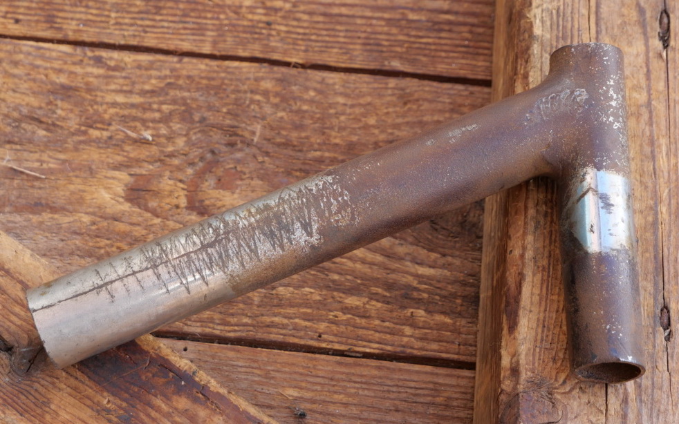 Winkelsattelstütze, Durchmesser: ca. 25,8 mm, Schaftlänge: ca 155 mm, verchromt, orig. 20er/30er Jahre, gebr. 