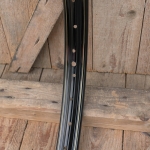 Felge Motorfahrrad/Moped 26 x 2,25 (559), schwarz lackiert, Linierung Dek.1, 36Loch, 45mm breit 