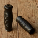 Kunststoffgriff aus Altbestand, schwarz, 22mm Duckmesser, Länge 100 mm.  