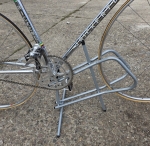 Ausstellungs Ständer, Stahl silber,  passend für Rennräder (mit und ohne Schutzbleche), frühe  MTB`s etc.  