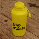 Trinkflasche "GIRO D`ITALIA", gelb, Kunststoff, orig. Altbestand, NOS 