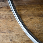 Felge 23 x 2,00, (2-19) silber lackiert, schwarz liniert, Breite 40 mm, NOS, Bohrdurchmesser 5 mm 