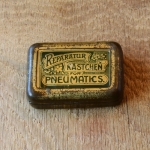 Flickzeug Blechdose orig. 20er Jahre, 59 x 40 x 18 mm, ohne Inhalt  