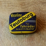 Vaseline Blechdose "TEUTOBURG" orig. 30er Jahre, 59 x 46 x 21 mm, ohne Inhalt  