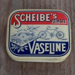 Blechdose "SCHEIBE`S VASELINE" orig. 30 er Jahre, 60 x 48 x 20 mm, mit viel Restinhalt 