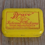 Flickzeug Blechdose "BRAVO" orig. 20 er Jahre, 67 x 46 x 23 mm, ohne Inhalt 