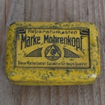 Flickzeug Blechdose "MARKE MOHRENKOPF" orig. 20 er Jahre, 59 x 39 x 19 mm, ohne Inhalt 