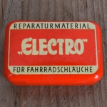 Flickzeug Blechdose "ELECTRO" orig. 30 er Jahre, 60 x 41 x 18 mm, ohne Inhalt 