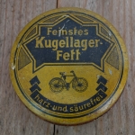 Blechdose "FEINSTES KUGELLAGER-FETT" orig. 20 er Jahre, 87 x 28 mm, mit Restinhalt 