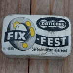 Flickzeug Blechdose "NATIONAL FIX-FEST" orig. 50 er Jahre, 62 x 39 x 15 mm, ohne Inhalt 