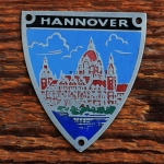 Universelles Wappen aus dem Zubehörbereich z.B. für Schutzbleche HANNOVER, 50er Jahre, Originalwappen aus Sammlungsbestand    