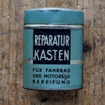 Flickzeug Blechdose "REPARATUR KASTEN" orig. 50er Jahre, 84 x 64 x 35 mm, für Motorräder, ohne Inhalt 
