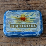 Flickzeug Blechdose "NATIONAL" orig. 20er Jahre, 67 x 46 x 22 mm, ohne Inhalt 
