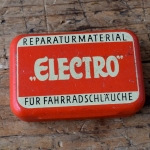 Flickzeug Blechdose "ELECTRO" orig. 30er Jahre, 60 x 40 x 18 mm, ohne Inhalt 