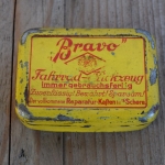 Flickzeug Blechdose "BRAVO" orig. 30 er Jahre, 82 x 59 x 25 mm, ohne Inhalt 
