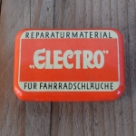 Flickzeug Blechdose "ELECTRO" orig. 30 er Jahre, 60 x 40 x 18 mm, ohne Inhalt 