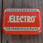 Flickzeug Blechdose "ELECTRO" orig. 30 er Jahre, 60 x 40 x 18 mm, ohne Inhalt 
