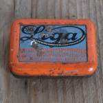 Flickzeug Blechdose "LIGA" orig. 30 er Jahre, 59 x 41 x 18 mm, ohne Inhalt 