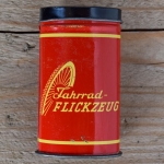 Flickzeug Blechdose orig. 50er Jahre, 81 x 49 x 25 mm, ohne Inhalt 