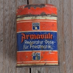 Flickzeug Blechdose "ARMAVULR" orig. 30er Jahre, 63 x 43 x 22 mm, ohne Inhalt 