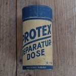 Flickzeug Pappdose "PROTEX" orig. 50 er Jahre, 107 x 54 mm, ohne Inhalt 