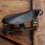 Sattel Damen, für Tourenrad, Leder, braun, Gestell lackiert, original 20er Jahre, NOS 