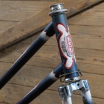 Fahrradrahmen NSU, Damenausführung für Sportrad, 26 Zoll, 1950er/60er Jahre, taubenblau/rot/weiß, gebr. 