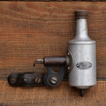 Dynamo BOSCH, orig. 1930er Jahre, Rechtsläufer, 6V/3W, Alu, große Ausführung mit Fußhebel, gebr. 