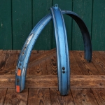 Schutzbleche Satz NSU, 26 Zoll, Damenausführung, 50er J., blau-metallic, Linien gold/weiß, gebr. 