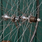 Laufradsatz 28 Zoll (622), 80er J., für Rennrad, WOLBER Alpine, Drahtreifenfelgen, Naben: SHIMANO FH-R105, NOS 