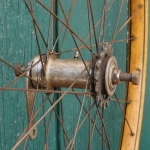 Hinterrad 28 Zoll, Außendurchmesser ca. 653 mm, für Wulstbereifung, 1920er/30er J., Holzdekor, CENTRIX-Nabe, gebr. 