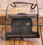 Gepäckträger/Mantelhalter, orig. 10er-30er Jahre, schwarz, für Trägermontage, ca. 16cm x 12cm, gebr. 