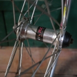 Vorderrad, 26 Zoll (559mm), 90er J., RIGIDA Turbo 9 Alu-Felge mit Keramikbeschichtung, SHIMANO STX-Nabe, NOS 