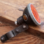 Rücklicht AHA, für Strebenmontage, orig. 30er/40er Jahre, Stahl lackiert/verzinkt, Echtglas, gebr. 