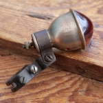 Rücklicht für Strebenmontage, orig. Ende 20er/30er Jahre, Stahl vernickelt, Domlinsen-Echtglas, gebr. 