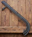 Kettenschutz, Länge ca. 53 cm, orig. 30er-60er J., schwarz, Linien blau/weiß, gebr. 