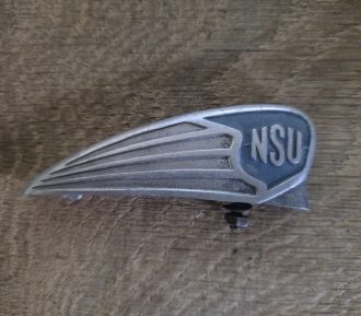 Schutzblechfigur NSU, Alu, original 50er Jahre, gebraucht, unbeschädigt, ähnl. Abb. 