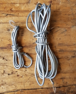 Kabelsatz grau, orig. Altbestand 50-60er J., mit  Blechhaken gem. Abbildung 