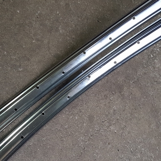 Drahtfelgensatz 28 x 1 1/2 (ETRTO 635 mm) ,  36-loch, Breite ca. 35 mm, ideal für AT Waffenräder etc., NOS! 