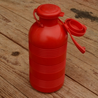 Trinkflasche, ohne Aufdruck, rot, Kunststoff, mit Brause, orig. Altbestand, NOS 