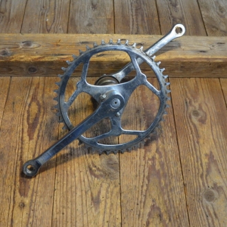 Tretlager Keilausführung 40 x 70 mm Gehäusemaß, 60er Jahre, universell einbaubar, Achslänge 138 mm, Kurbellänge 170 mm.  