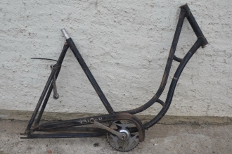 Fahrradrahmen "Adler" Damenausf. 28 Zoll, Stahl, schwarz, RH=55 cm, 30er Jahre 