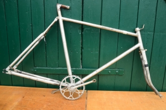 Fahrradrahmen muffenlos gefertigt, 30er Jahre, Rahmenhöhe 56 cm 