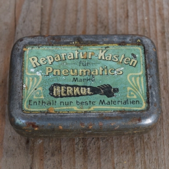 Flickzeug Blechdose "HERKUL" orig. 30 er Jahre, 68 x 47 x 21 mm, ohne Inhalt 